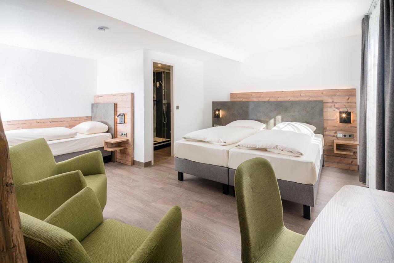 Hotel Cafe Adler 24H Self Check In Triberg im Schwarzwald Ngoại thất bức ảnh