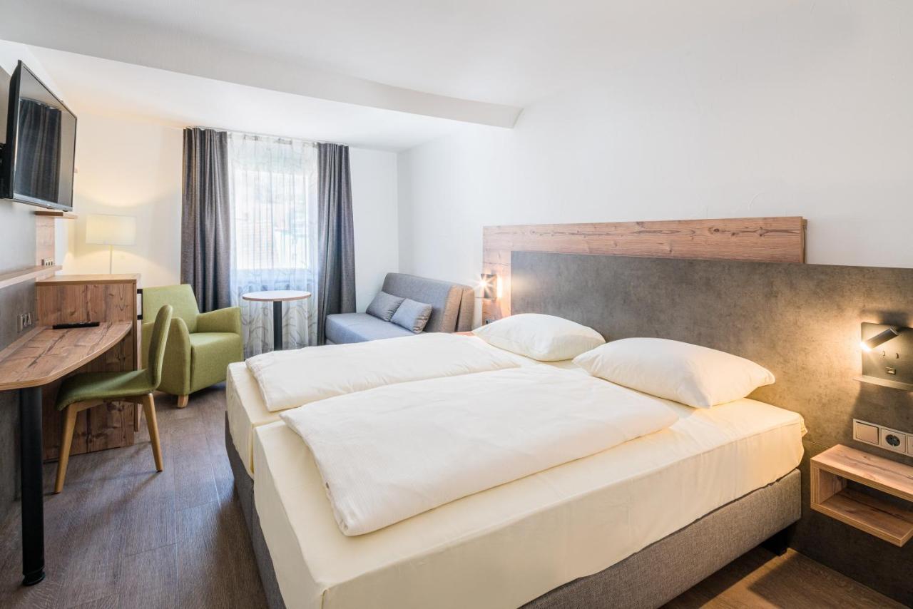 Hotel Cafe Adler 24H Self Check In Triberg im Schwarzwald Ngoại thất bức ảnh