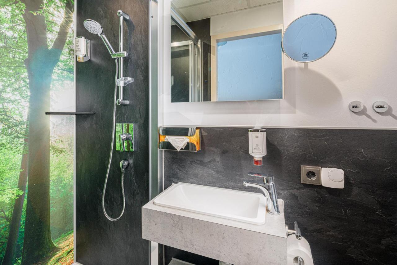 Hotel Cafe Adler 24H Self Check In Triberg im Schwarzwald Ngoại thất bức ảnh